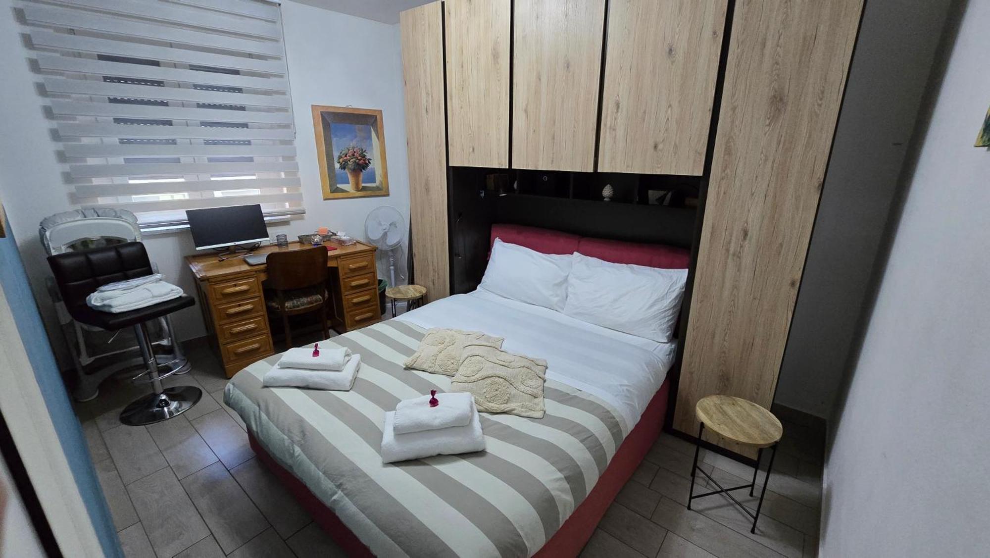 Varese Prime - Large Independent Apartment, Air Conditioning, 2 Bathrooms, 2 Free Covered Parking Spaces, No Restricted Traffic Zone, Train Station 100M, Theatre 150M, Historic City Centre Exterior foto